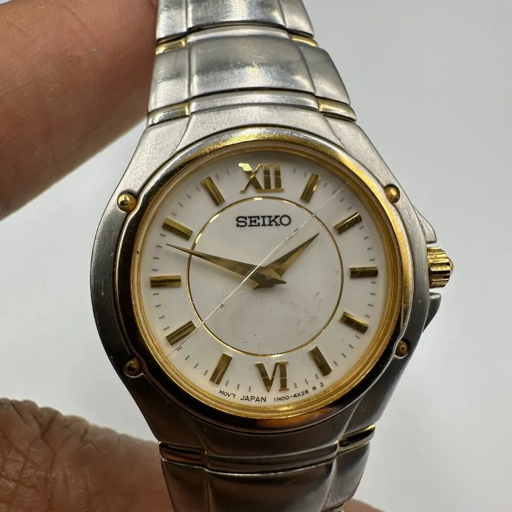 Seiko Watch Women Silver Tone White Dial Cracked Crystal Missing Buckle Working